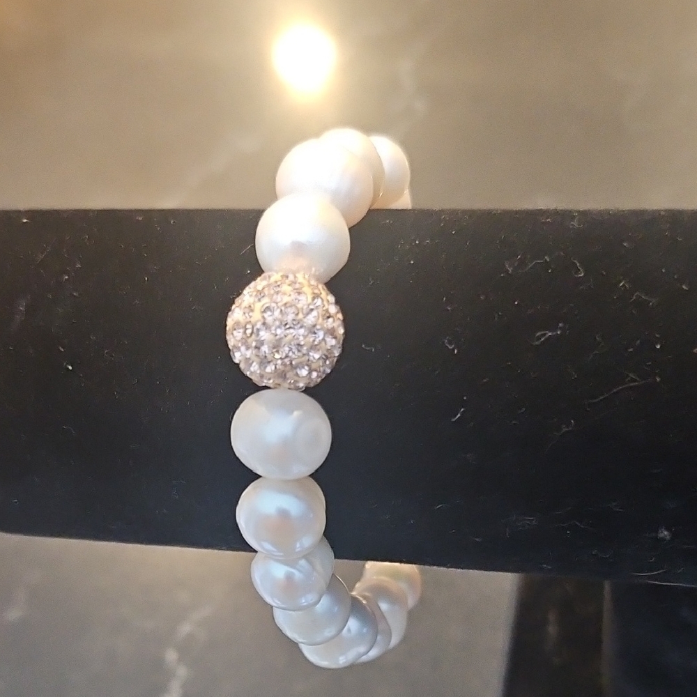 Elegant Cultured Pearl Bracelet Sparkling Rhinstone Pale Pink Disco Ball Bead